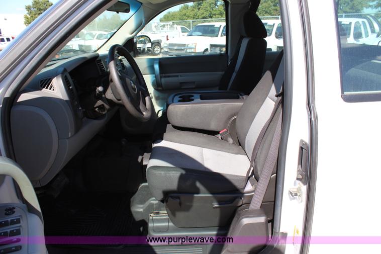 image for item L2320 2008 Chevrolet Silverado 1500 Ext. Cab pickup truck
