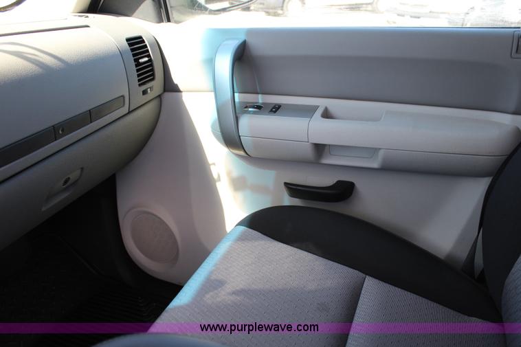 image for item L2320 2008 Chevrolet Silverado 1500 Ext. Cab pickup truck