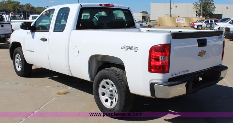 image for item L2321 2008 Chevrolet Silverado 1500 Ext. Cab pickup truck