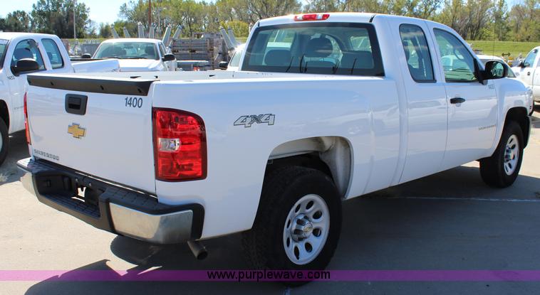 image for item L2321 2008 Chevrolet Silverado 1500 Ext. Cab pickup truck