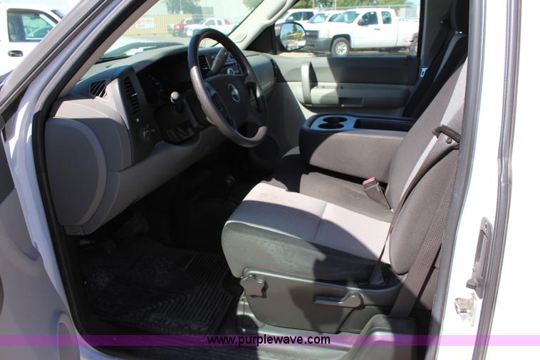 image for item L2321 2008 Chevrolet Silverado 1500 Ext. Cab pickup truck