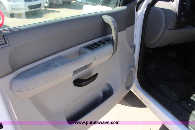 image for item L2321 2008 Chevrolet Silverado 1500 Ext. Cab pickup truck