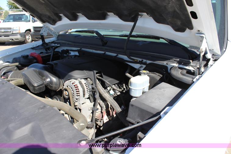 image for item L2321 2008 Chevrolet Silverado 1500 Ext. Cab pickup truck