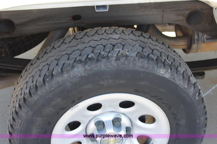 image for item L2321 2008 Chevrolet Silverado 1500 Ext. Cab pickup truck