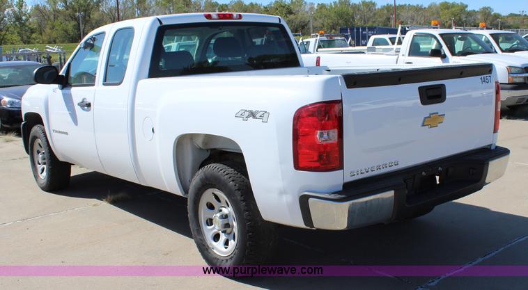 image for item L2322 2008 Chevrolet Silverado 1500 Ext. Cab pickup truck