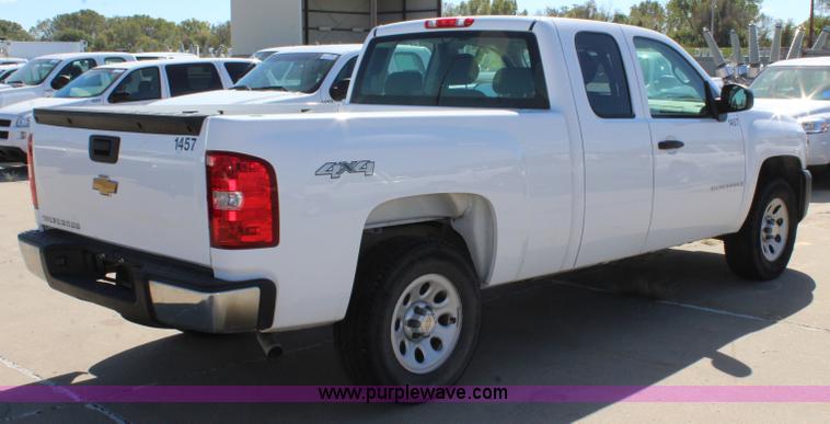 image for item L2322 2008 Chevrolet Silverado 1500 Ext. Cab pickup truck
