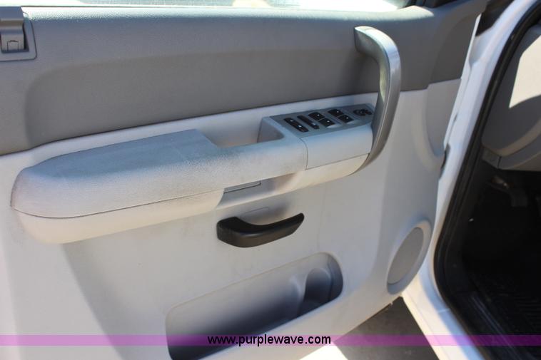 image for item L2322 2008 Chevrolet Silverado 1500 Ext. Cab pickup truck