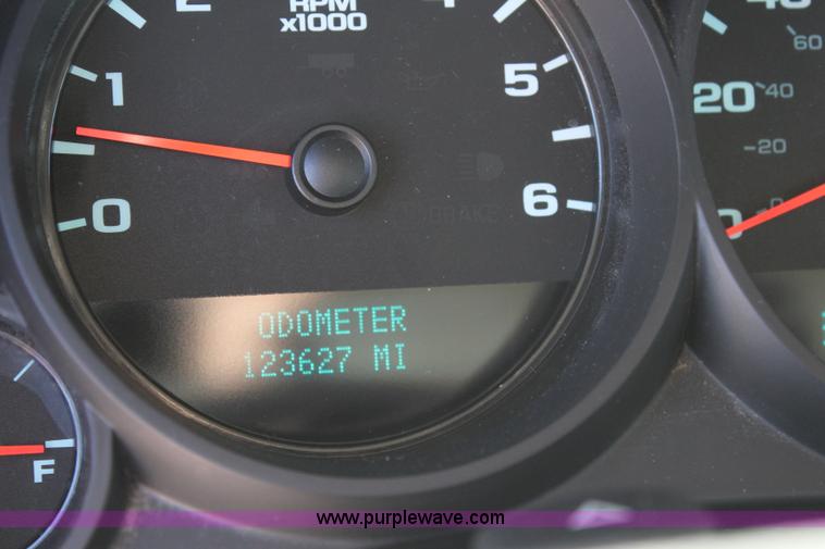 image for item L2322 2008 Chevrolet Silverado 1500 Ext. Cab pickup truck