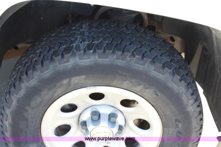 image for item L2322 2008 Chevrolet Silverado 1500 Ext. Cab pickup truck