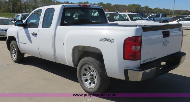 image for item L2323 2008 Chevrolet Silverado 1500 Ext. Cab pickup truck