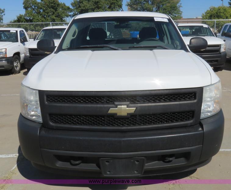 image for item L2323 2008 Chevrolet Silverado 1500 Ext. Cab pickup truck