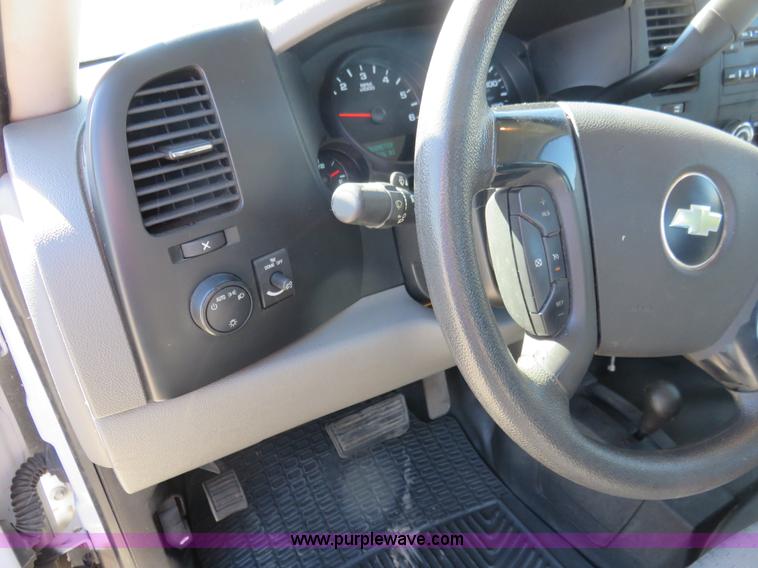 image for item L2323 2008 Chevrolet Silverado 1500 Ext. Cab pickup truck