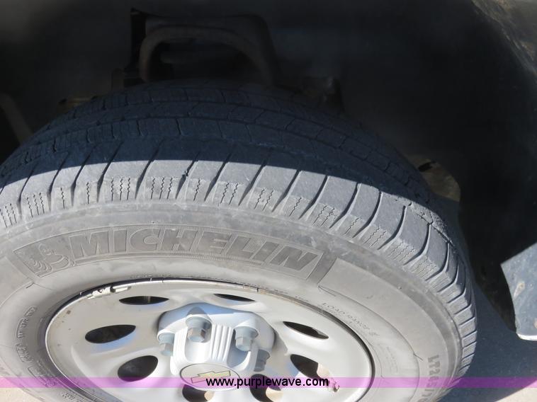 image for item L2323 2008 Chevrolet Silverado 1500 Ext. Cab pickup truck