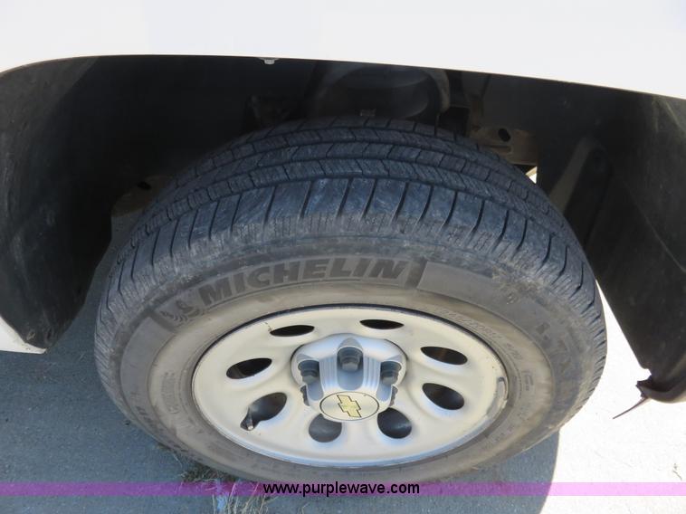 image for item L2323 2008 Chevrolet Silverado 1500 Ext. Cab pickup truck