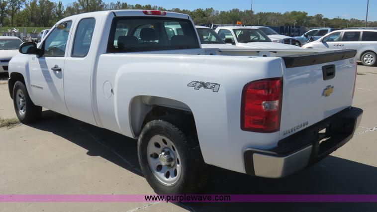 image for item L2324 2008 Chevrolet Silverado 1500 Ext. Cab pickup truck