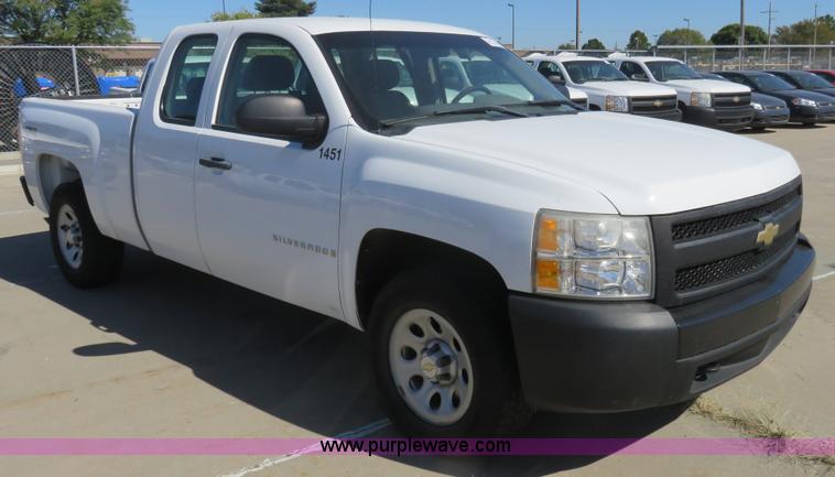 image for item L2324 2008 Chevrolet Silverado 1500 Ext. Cab pickup truck