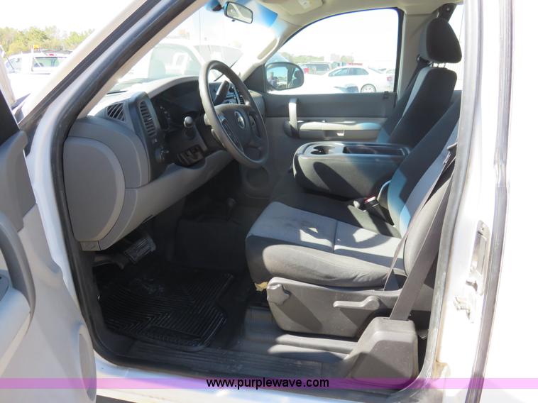image for item L2324 2008 Chevrolet Silverado 1500 Ext. Cab pickup truck