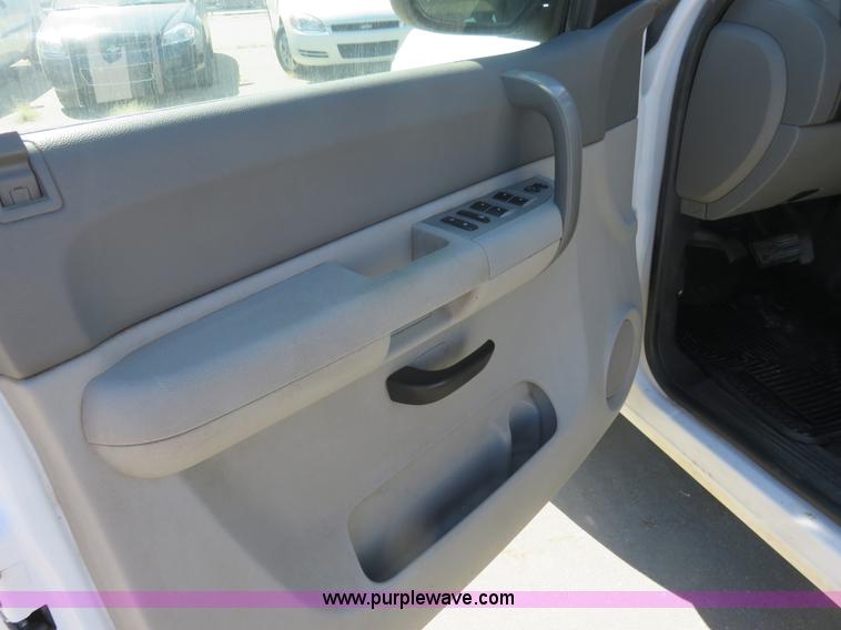 image for item L2324 2008 Chevrolet Silverado 1500 Ext. Cab pickup truck