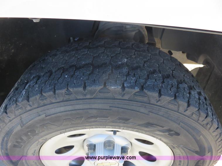 image for item L2324 2008 Chevrolet Silverado 1500 Ext. Cab pickup truck