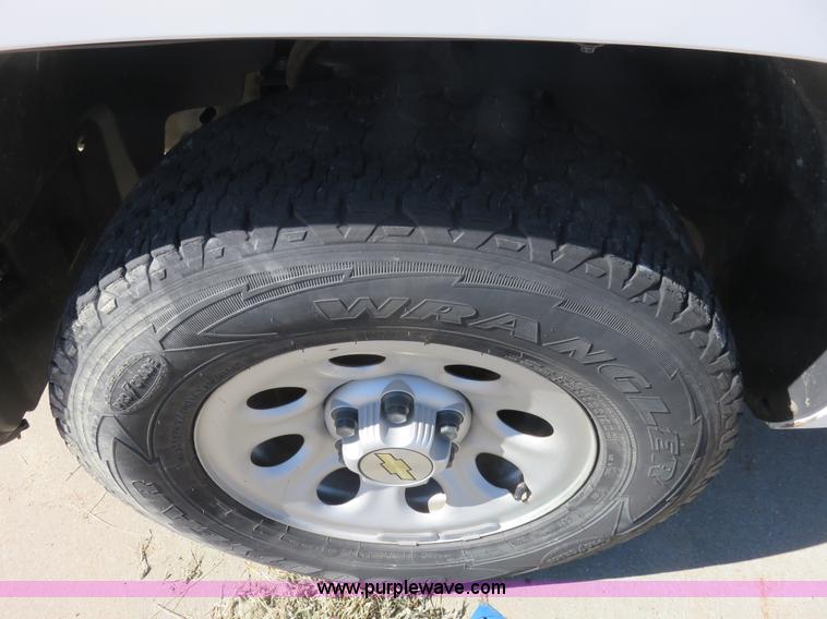 image for item L2324 2008 Chevrolet Silverado 1500 Ext. Cab pickup truck