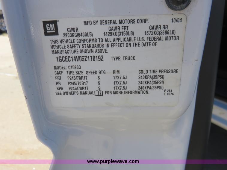 image for item L2325 2005 Chevrolet Silverado 1500 pickup truck