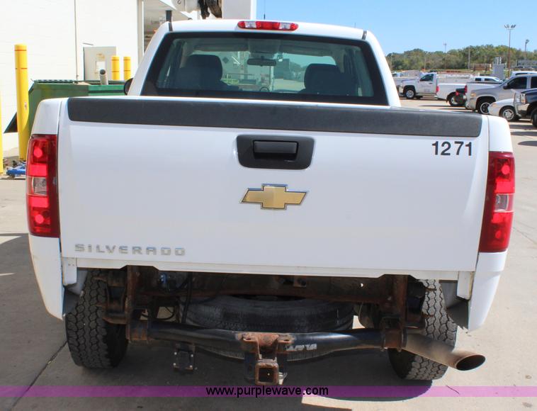 image for item L2326 2007 Chevrolet Silverado 2500HD Ext. Cab pickup truck
