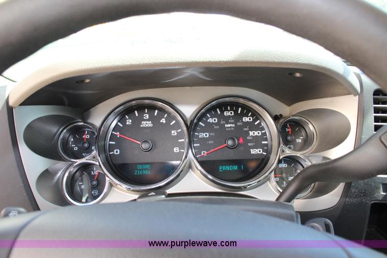 image for item L2326 2007 Chevrolet Silverado 2500HD Ext. Cab pickup truck