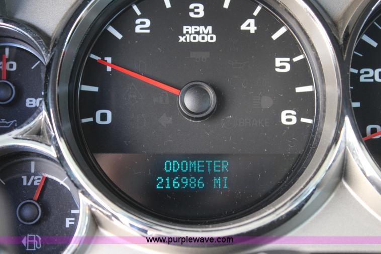 image for item L2326 2007 Chevrolet Silverado 2500HD Ext. Cab pickup truck