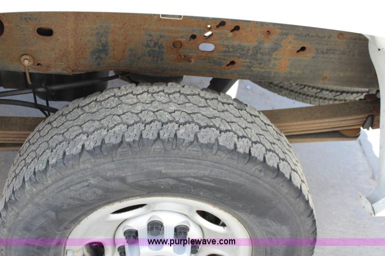 image for item L2326 2007 Chevrolet Silverado 2500HD Ext. Cab pickup truck