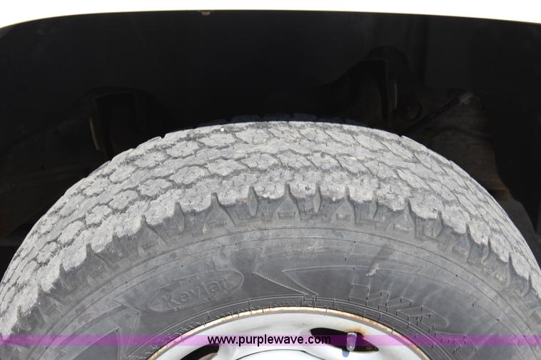 image for item L2326 2007 Chevrolet Silverado 2500HD Ext. Cab pickup truck