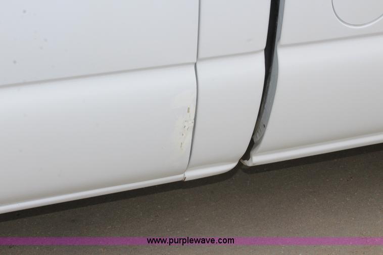 image for item L2327 2004 Chevrolet Silverado 1500 pickup truck