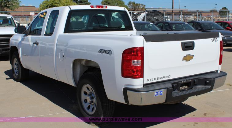 image for item L2334 2008 Chevrolet Silverado 1500 Ext. Cab pickup truck