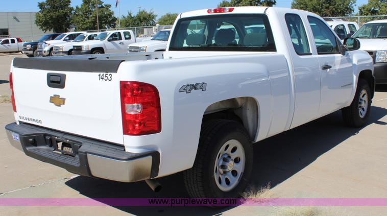 image for item L2334 2008 Chevrolet Silverado 1500 Ext. Cab pickup truck