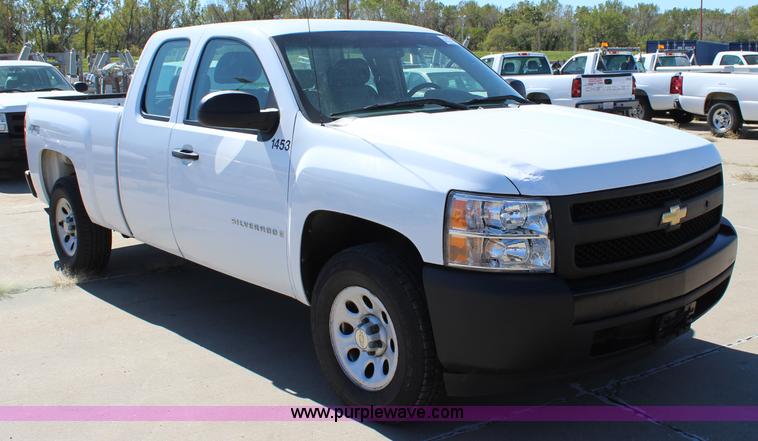 image for item L2334 2008 Chevrolet Silverado 1500 Ext. Cab pickup truck