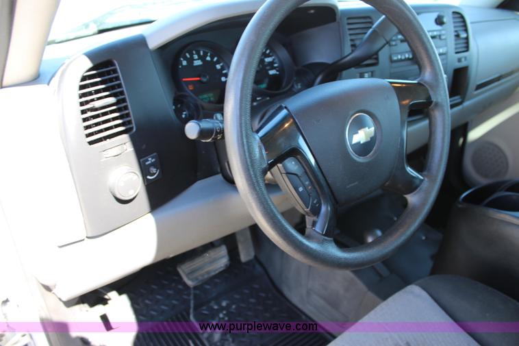 image for item L2334 2008 Chevrolet Silverado 1500 Ext. Cab pickup truck