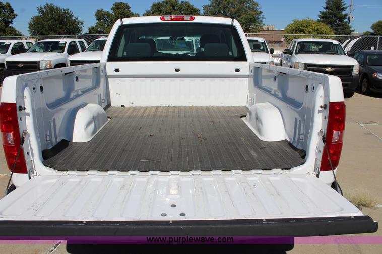image for item L2334 2008 Chevrolet Silverado 1500 Ext. Cab pickup truck