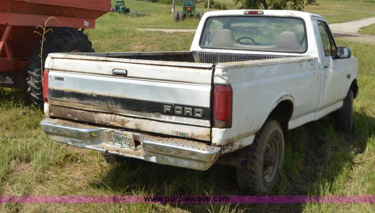 image for item L4076 1996 Ford F250 HD XL pickup truck