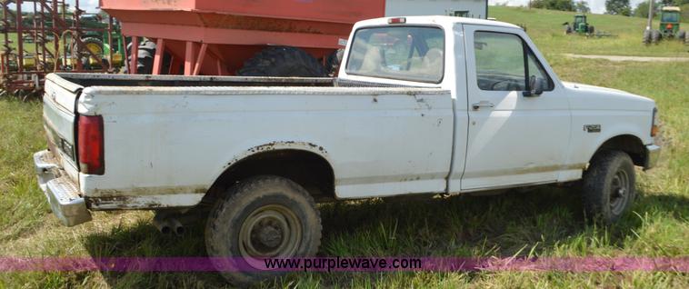 image for item L4076 1996 Ford F250 HD XL pickup truck