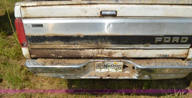 image for item L4076 1996 Ford F250 HD XL pickup truck