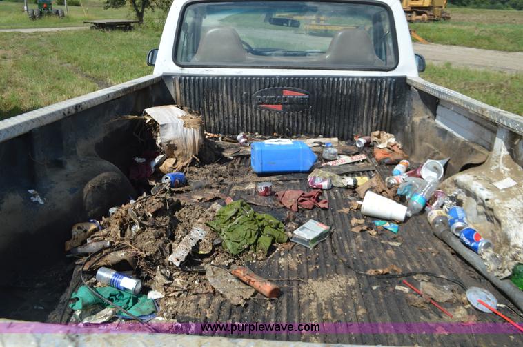 image for item L4076 1996 Ford F250 HD XL pickup truck