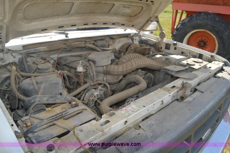 image for item L4076 1996 Ford F250 HD XL pickup truck