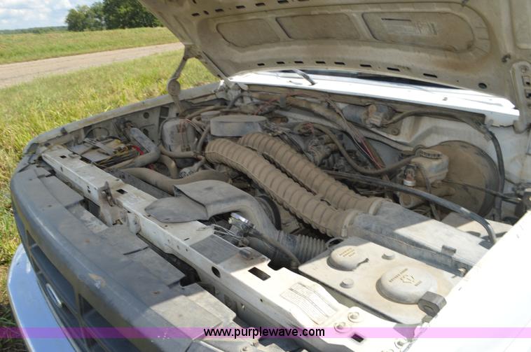 image for item L4076 1996 Ford F250 HD XL pickup truck