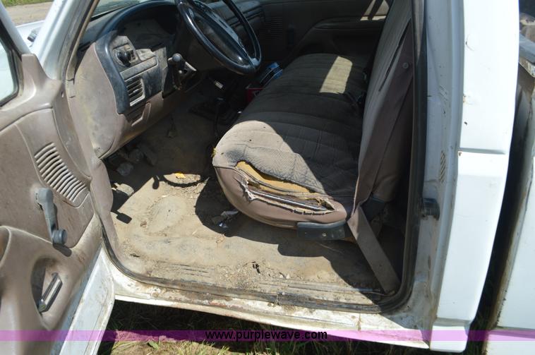 image for item L4076 1996 Ford F250 HD XL pickup truck