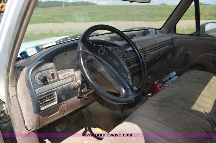 image for item L4076 1996 Ford F250 HD XL pickup truck