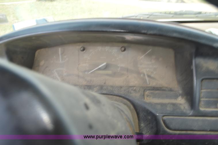 image for item L4076 1996 Ford F250 HD XL pickup truck