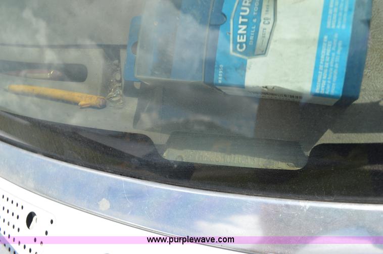 image for item L4076 1996 Ford F250 HD XL pickup truck