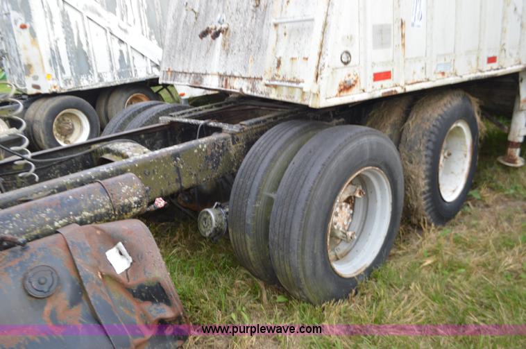 image for item L4089 1967 International semi truck