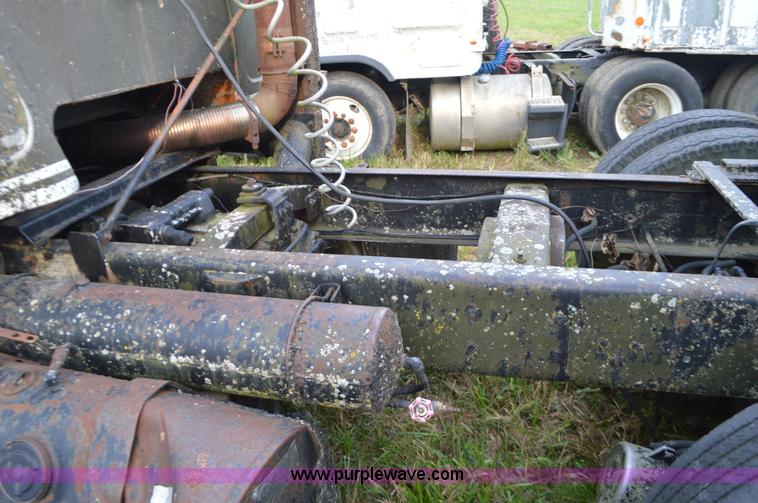 image for item L4089 1967 International semi truck