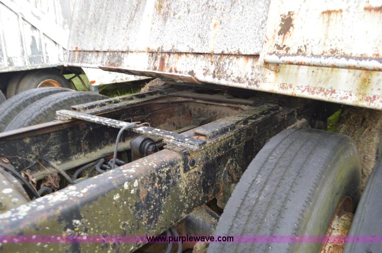 image for item L4089 1967 International semi truck