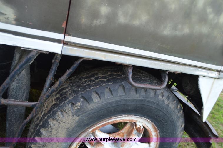 image for item L4089 1967 International semi truck